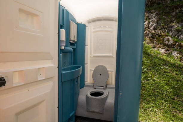 Best Portable toilet rental cost  in Eudora, KS